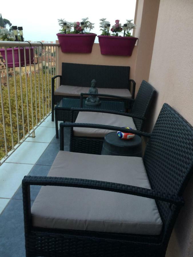 Chambre Dans Guest House Borrigo Mentone Esterno foto